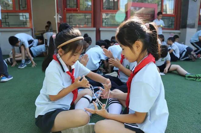时间？场地？师资？安全？……课间15分钟 我们想问问→(图1)