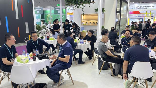 2025 国际橡塑展：龙佰集团塑料钛白粉成 “明星”(图2)