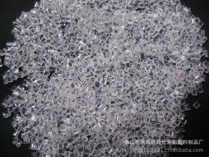 一种环保高模量pc改性工程塑料的制作方法