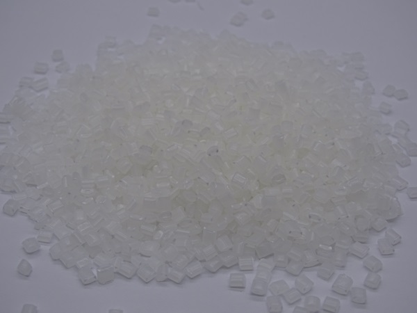 抗静电母粒在不同塑料材质与工艺中的应用差异