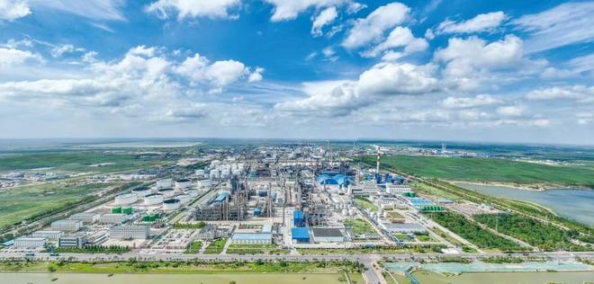 走向深蓝丨从“生产产品”到“定制价值”利华益重构制造新范式