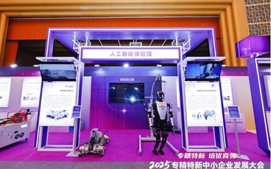 央视聚焦！青岛中新华美 29 年深耕改性塑料解锁机器人无人机增长密码(图4)