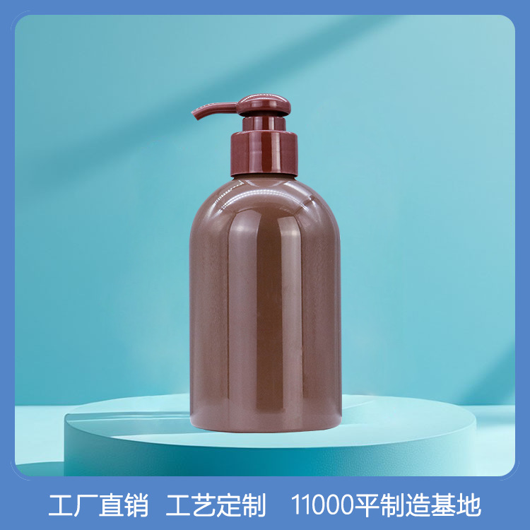 带拉链的裤子无论塑料材质的拉链还是金属材质的穿不上两三年就拉不上而坏了。一般现在的人卖的裤子多条穿了三两人年后也还有七成新扔了可惜穿上又会露“馅quot;也真是个非常苦恼的事。