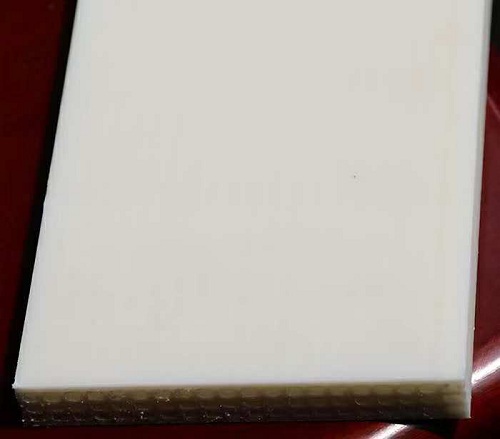 俄罗斯研发出从水中吸附石油产品的新型聚合物