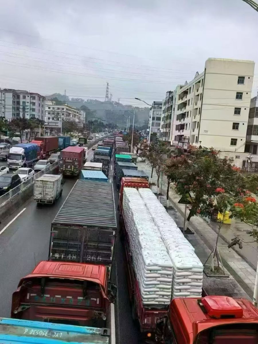 中东战火“烧”到塑胶市场：涨价传导链与东莞大堵车(图2)