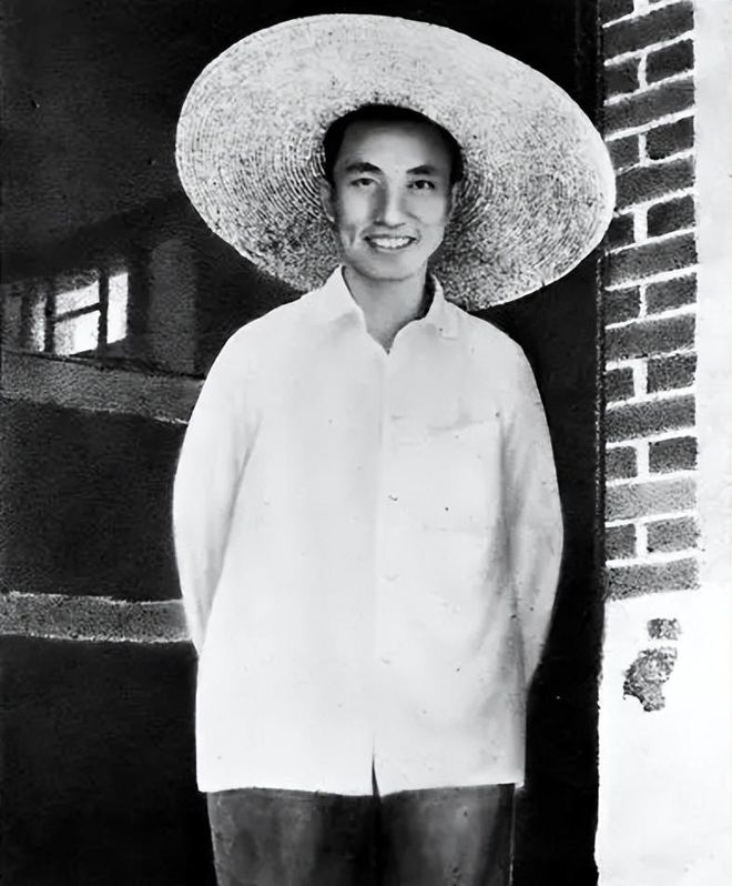 华国锋与大女儿苏玲苏玲：长相忠厚朴实模样酷似父亲(图5)