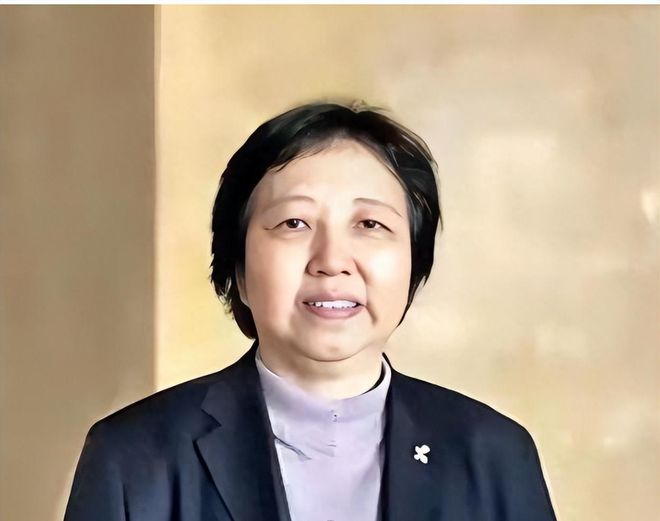 华国锋与大女儿苏玲苏玲：长相忠厚朴实模样酷似父亲(图8)