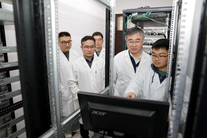 AI重塑高分子研发新范式 华理发布AI plus Polymers v3．0平台(图2)